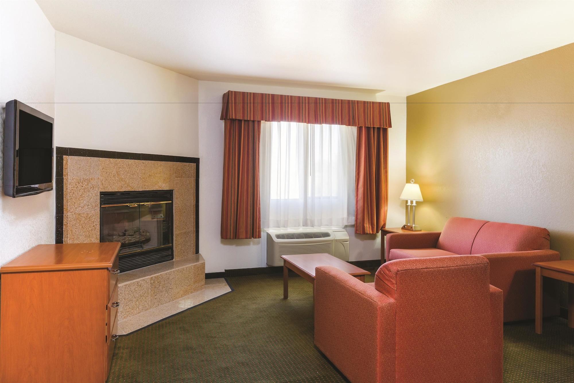Baymont By Wyndham Tehachapi Hotell Eksteriør bilde