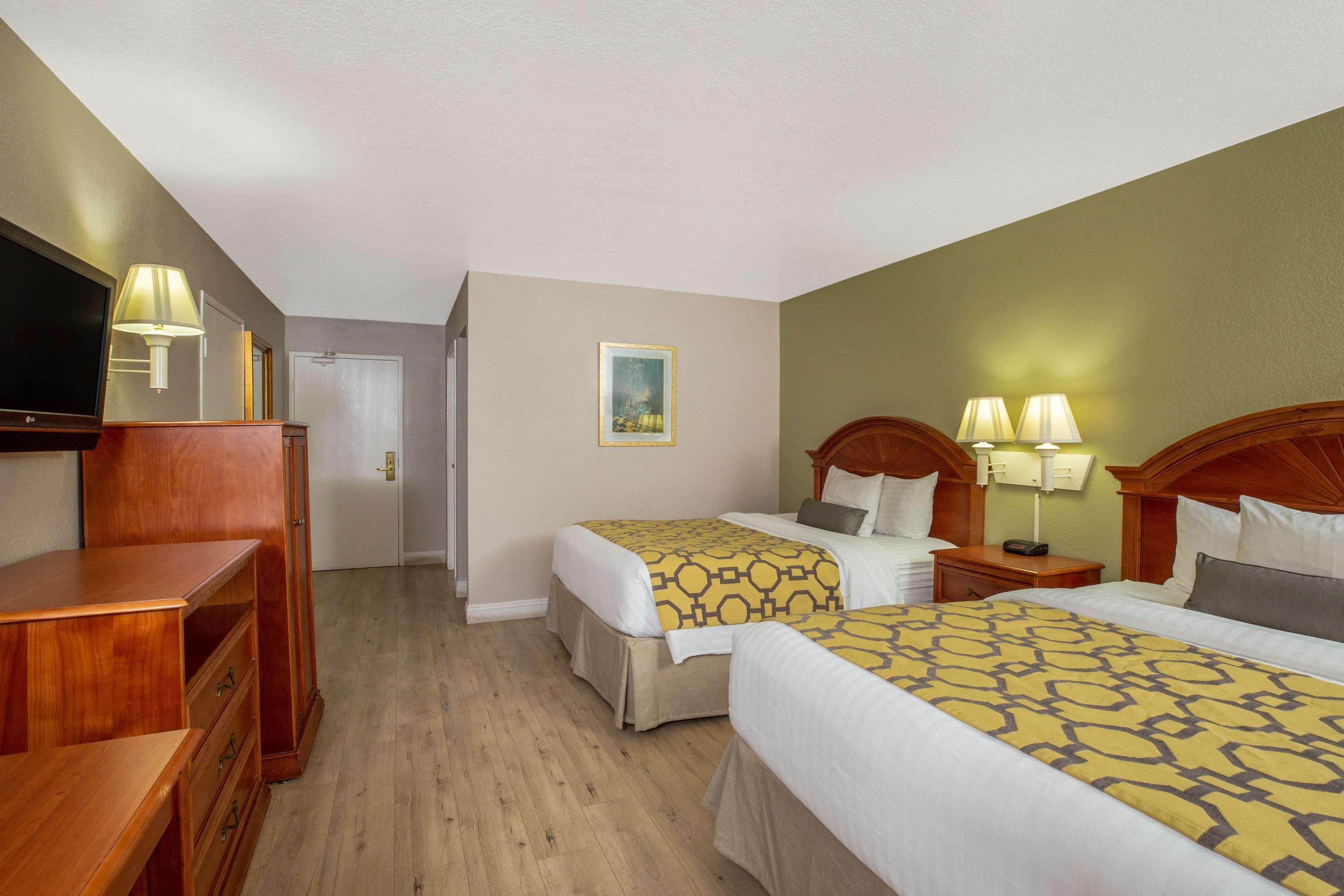 Baymont By Wyndham Tehachapi Hotell Eksteriør bilde