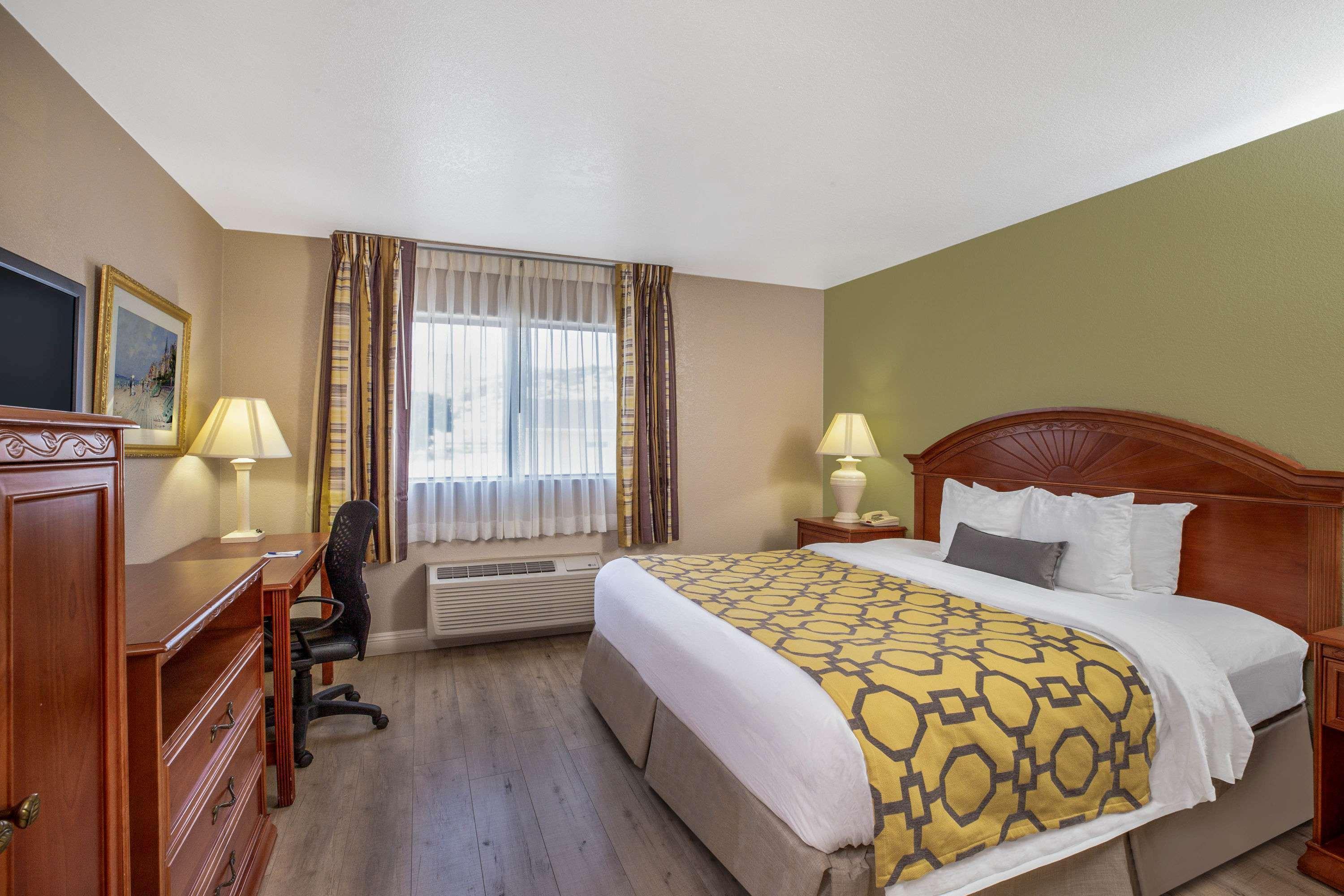 Baymont By Wyndham Tehachapi Hotell Eksteriør bilde