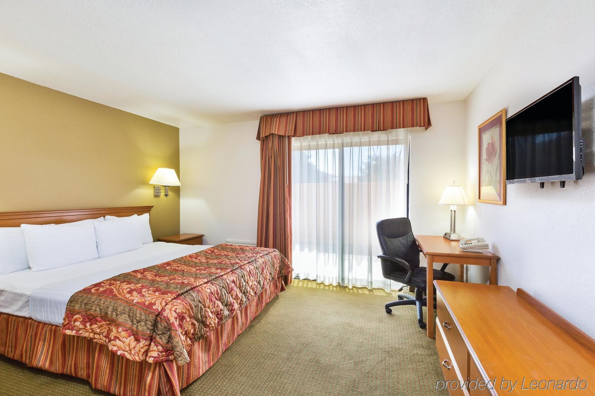 Baymont By Wyndham Tehachapi Hotell Eksteriør bilde